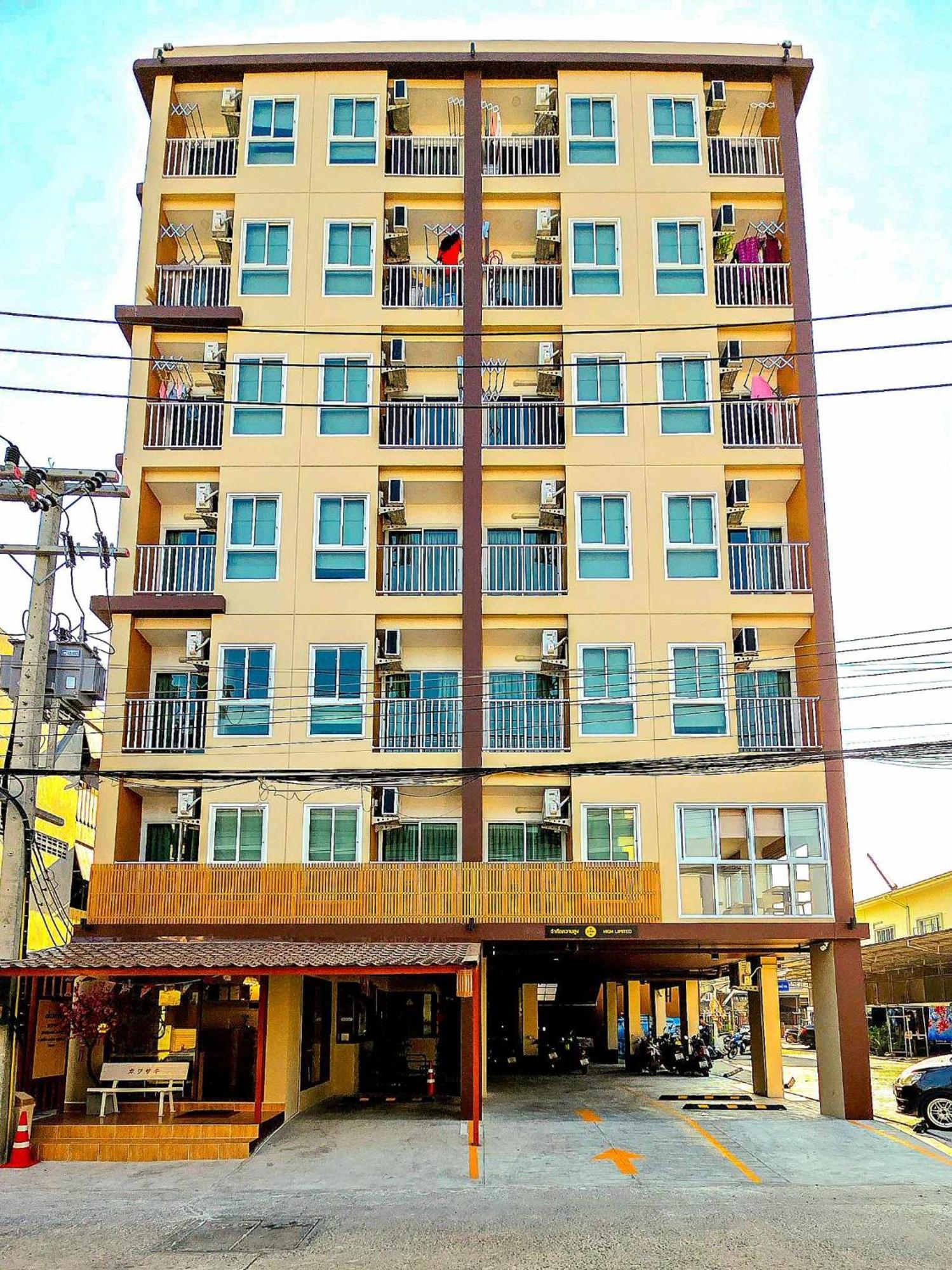 Snow House Buriram Hotel ภายนอก รูปภาพ